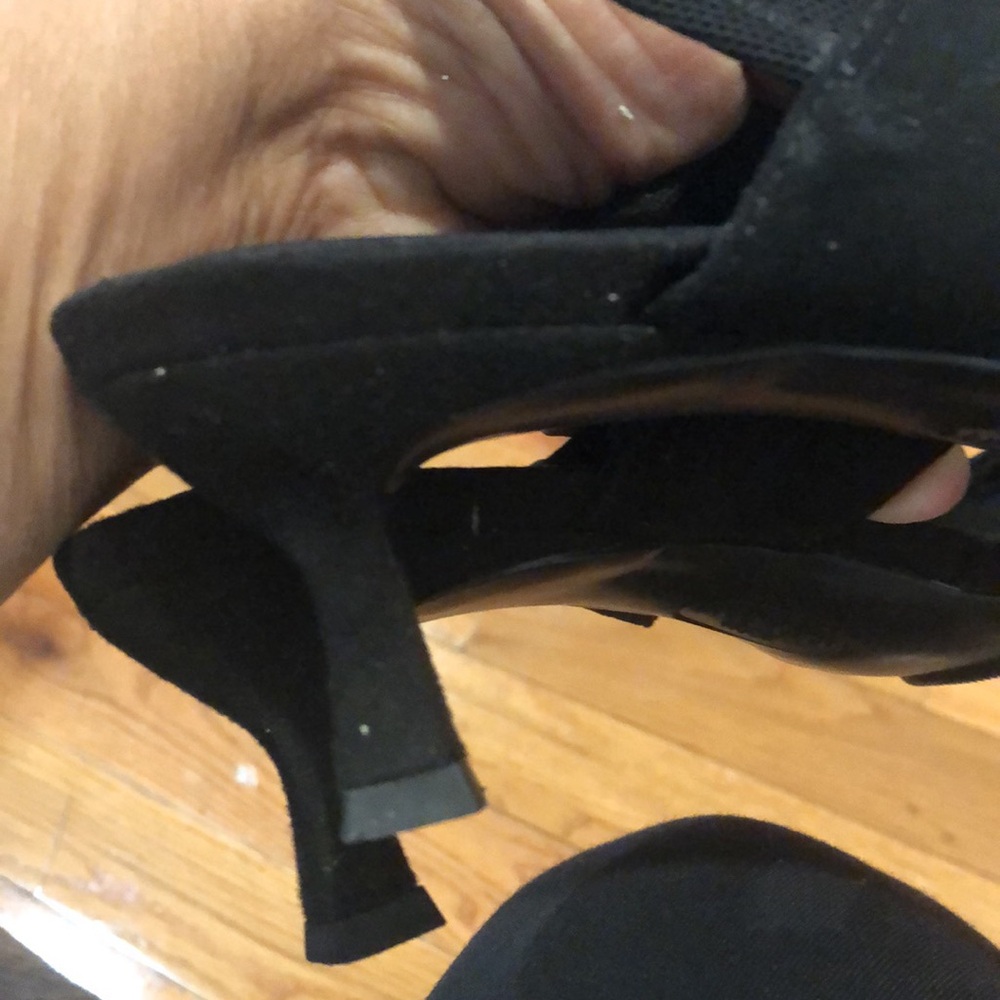 Beautiful and classic shoes - Picture 3 of 7